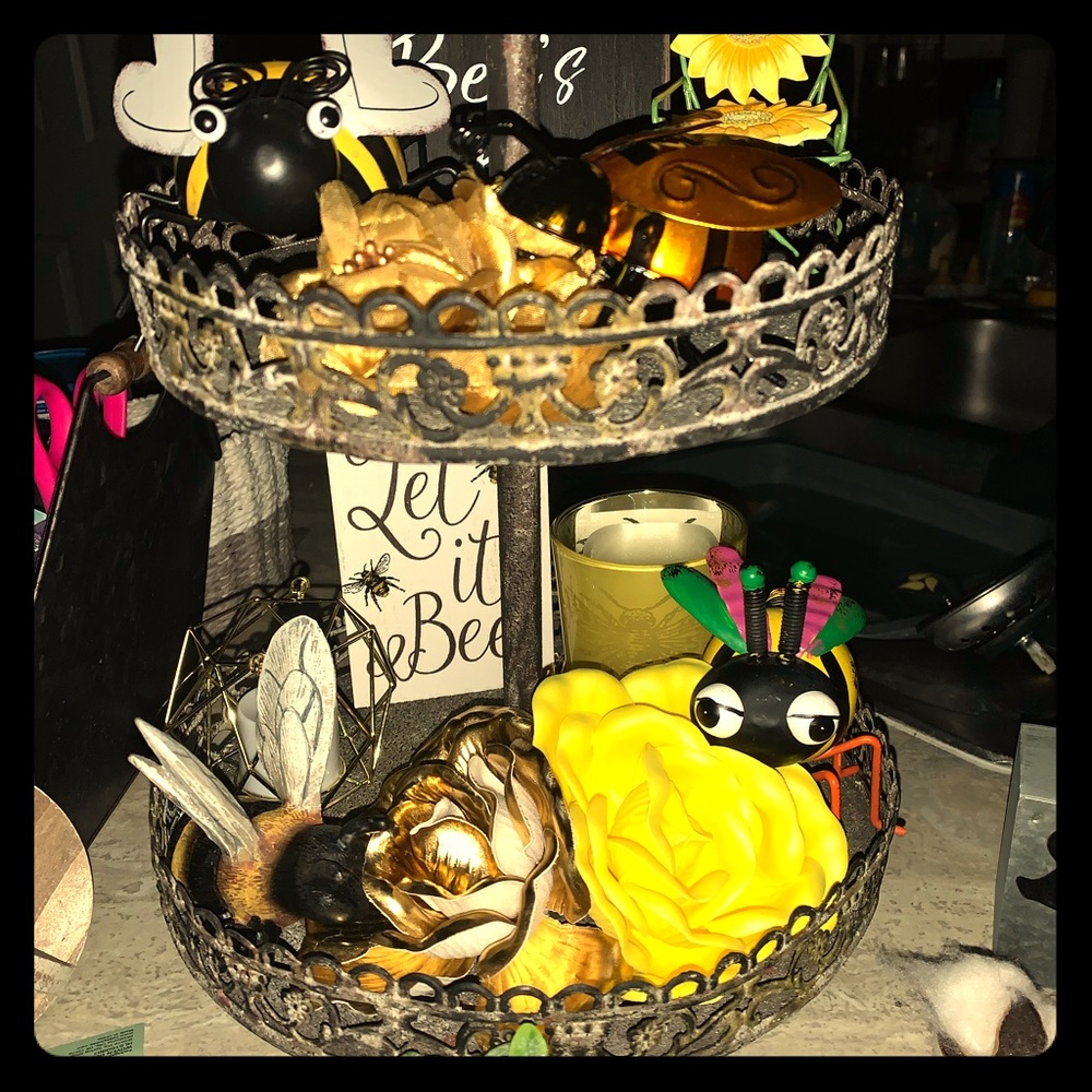 Complete tiered tray bee decor(tray not included)